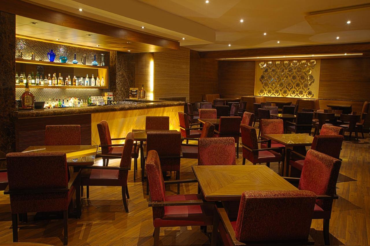 The Classique Club Mumbai Exterior foto