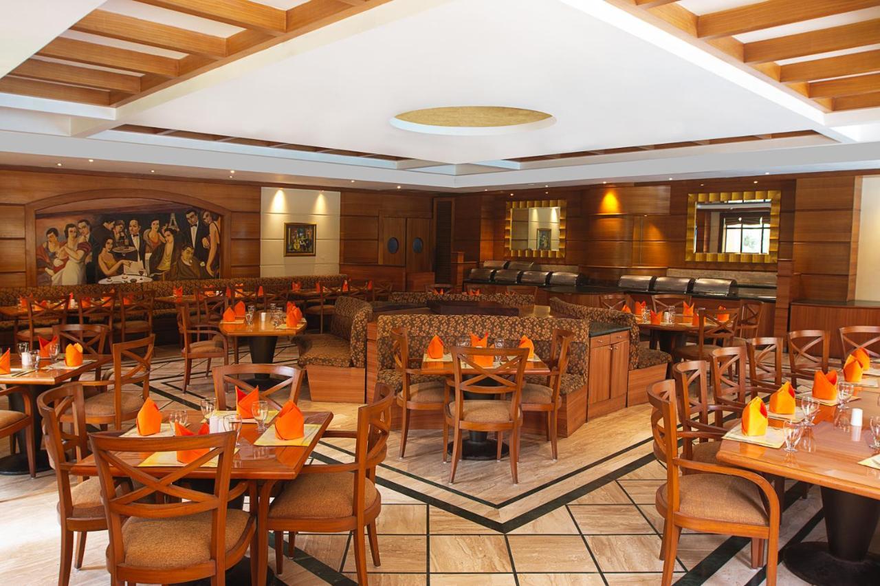 The Classique Club Mumbai Exterior foto